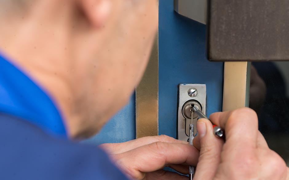 serrure de sécurité porte d'entrée Élancourt